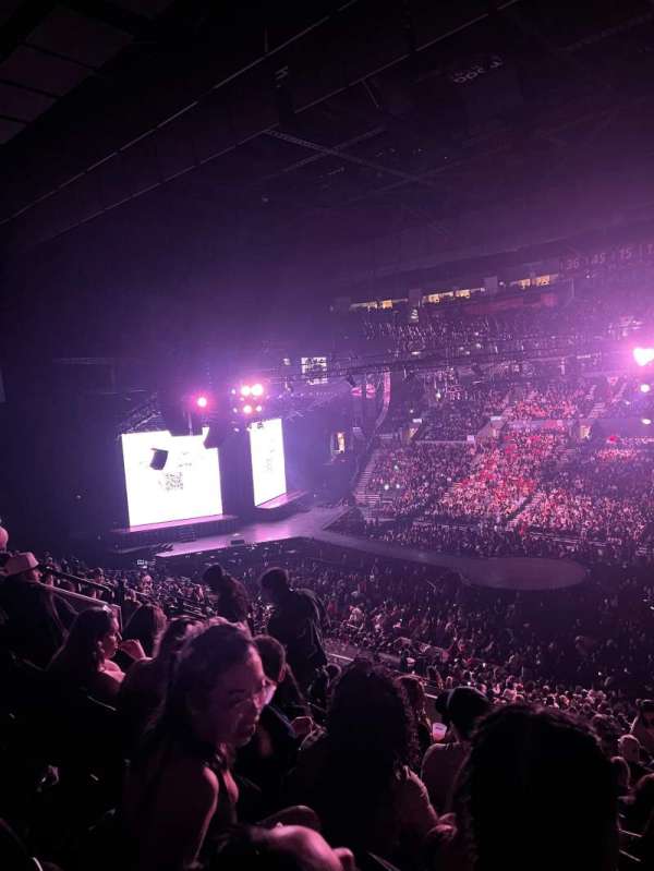 Moda Center, section: 229, row: N, seat: 8