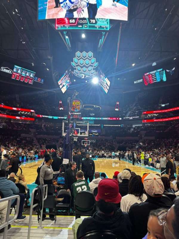 Spectrum Center, section: 118, row: B, seat: 11