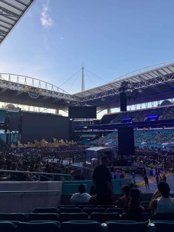 Hard Rock Stadium, section: 139, row: 20, seat: 13