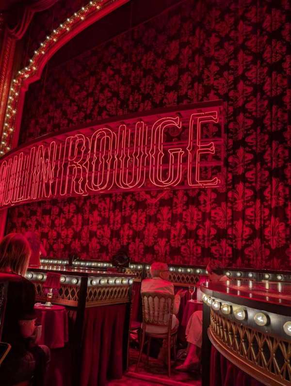 Piccadilly Theatre, section: Stalls, row: C, seat: 7