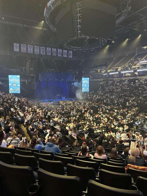 Target Center, section: 106, row: s, seat: 3