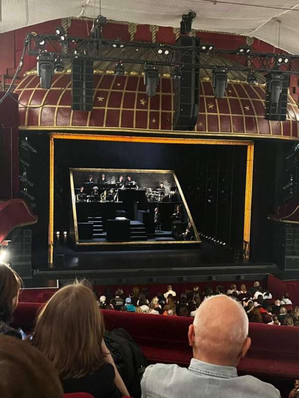 Casino de Paris, section: Mezzanine, row: C, seat: 19