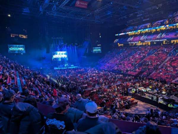 Centre Bell, section: 121, row: R, seat: 10