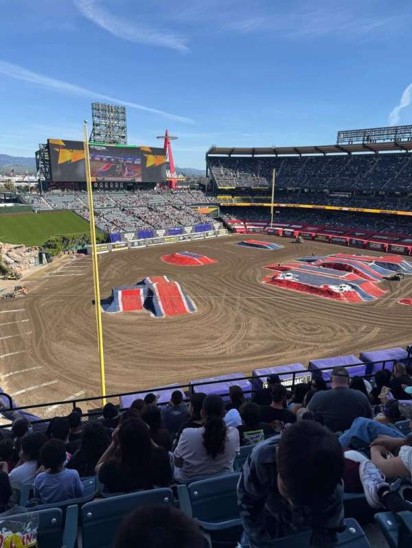 Angel Stadium, section: 406, row: H, seat: 5