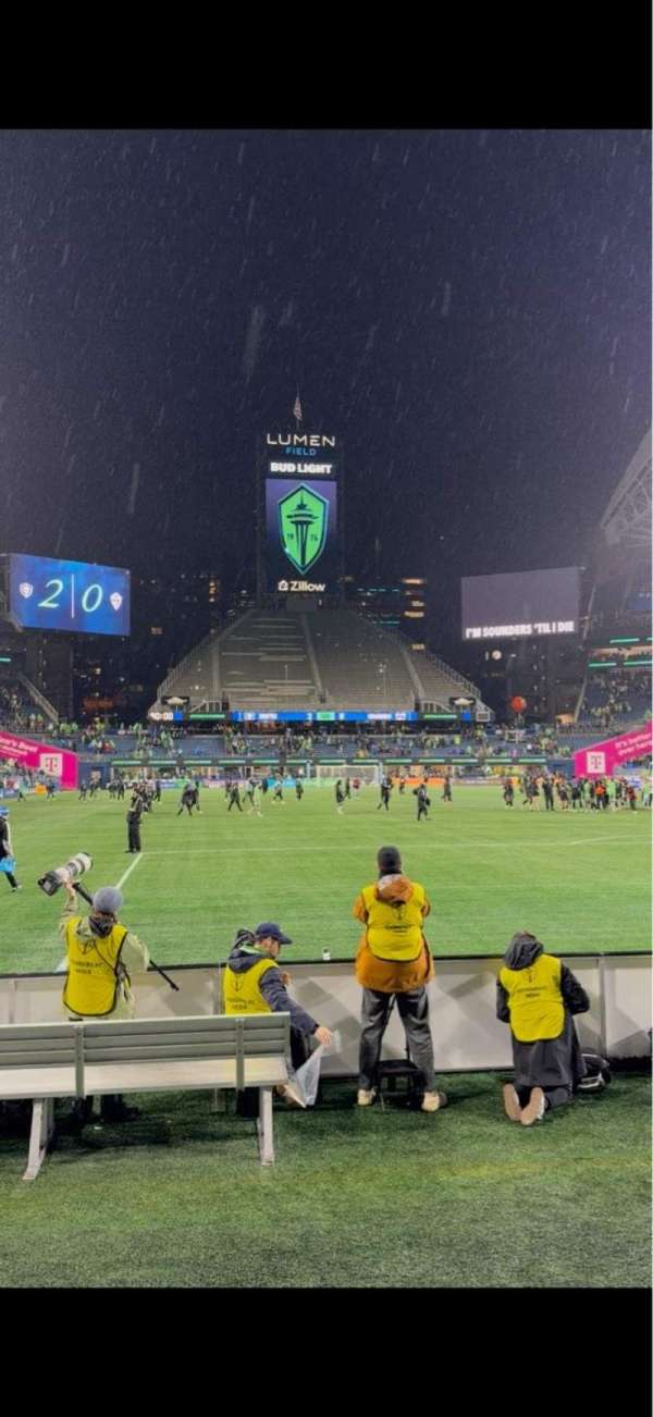 Lumen Field, section: 124, row: B, seat: 10