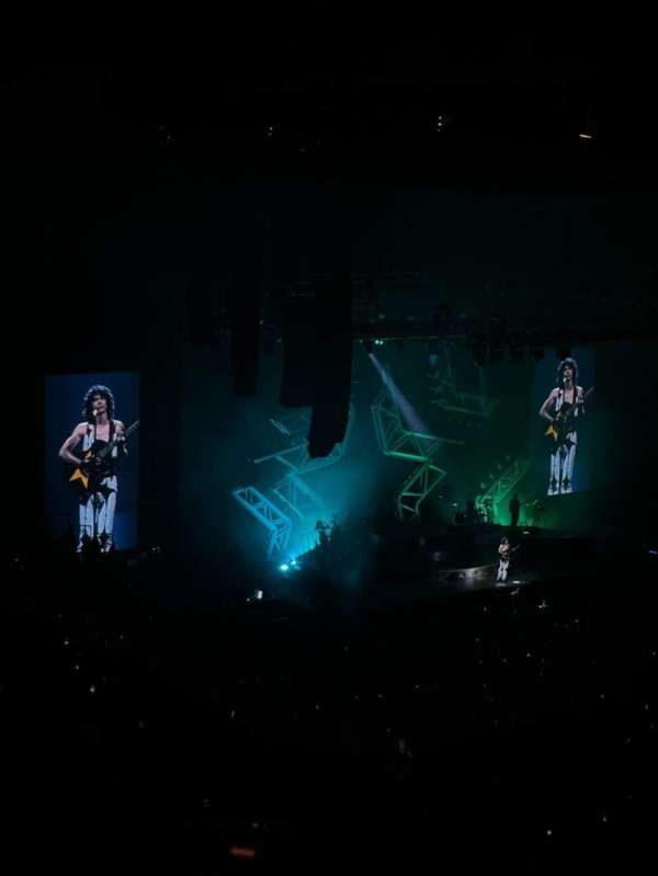 Kia Forum, section: 230, row: 14, seat: 7