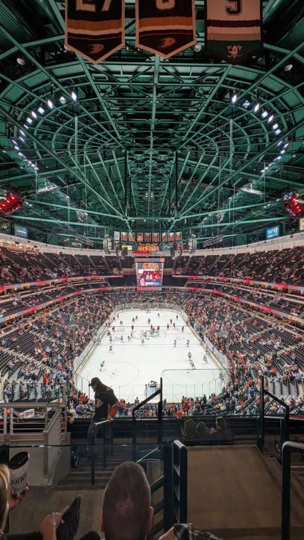Honda Center, section: 423, row: G, seat: 1