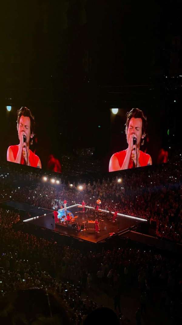 Scotiabank Arena, section: 318, row: 4, seat: 18