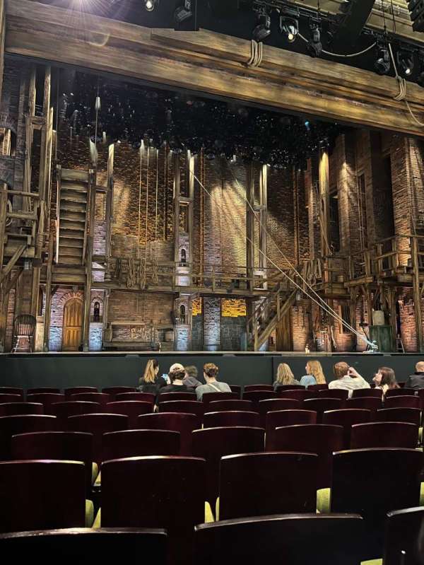 Victoria Palace Theatre, section: Stalls, row: J, seat: 31