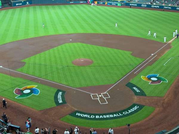 Daikin Park, section: 317, row: 5, seat: 17