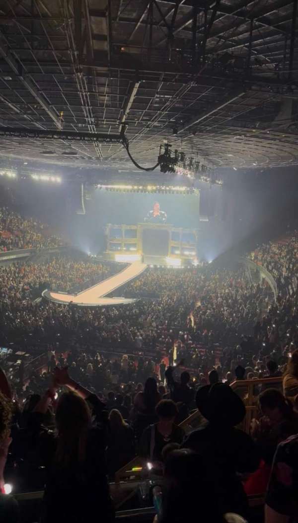 Kia Forum, section: 202, row: 6, seat: 11
