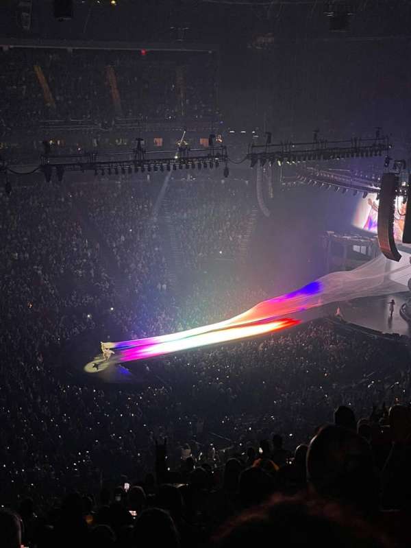T-Mobile Arena, section: 222, row: P, seat: 8