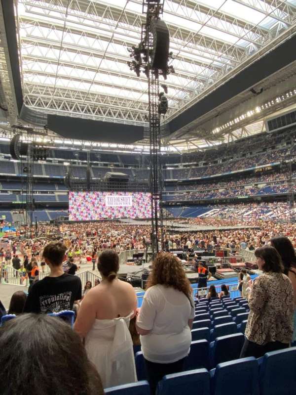 Santiago Bernabéu Stadium, section: 123, row: 15, seat: 26