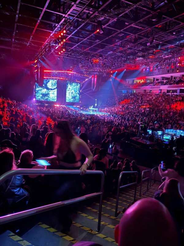 Acrisure Arena, section: 125, row: N, seat: 20