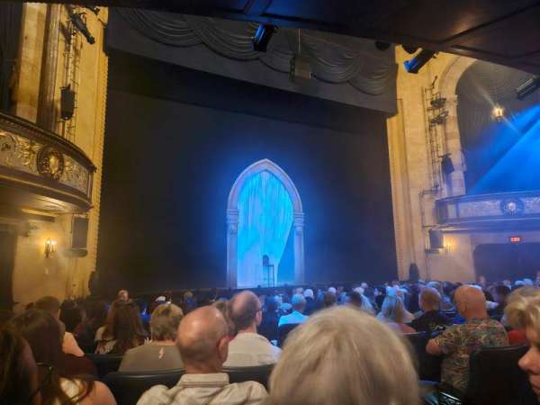 Comedy Theatre, section: Stalls, row: L, seat: 11