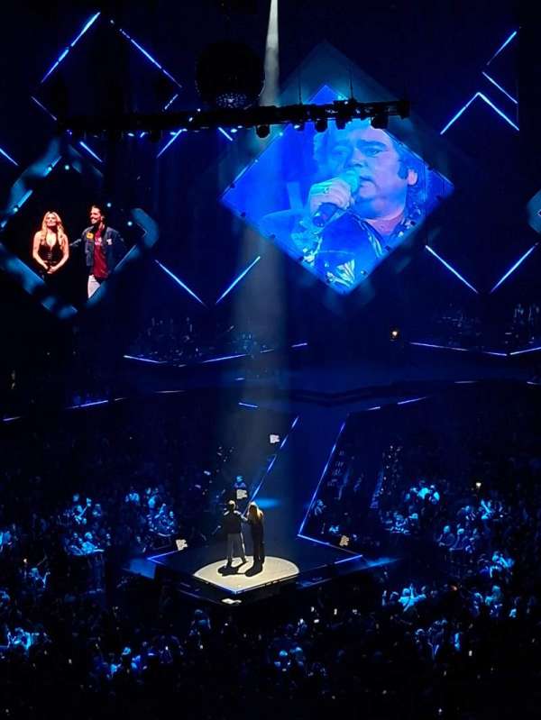 Ziggo Dome, section: 207, row: 1, seat: 221