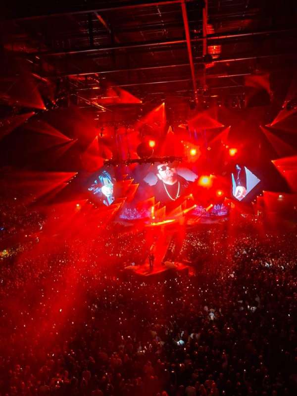 Ziggo Dome, section: 207, row: 1, seat: 221
