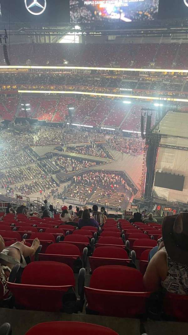 Mercedes-Benz Stadium, section: 307, row: 20, seat: 4