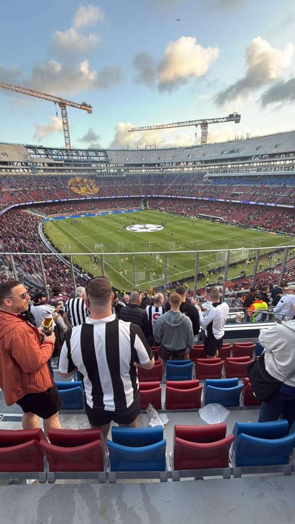 Camp Nou, section: 325, row: 8, seat: 15