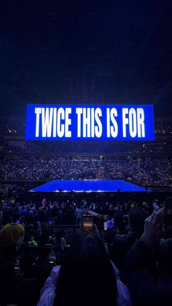 Capital One Arena, section: 100, row: L, seat: 10