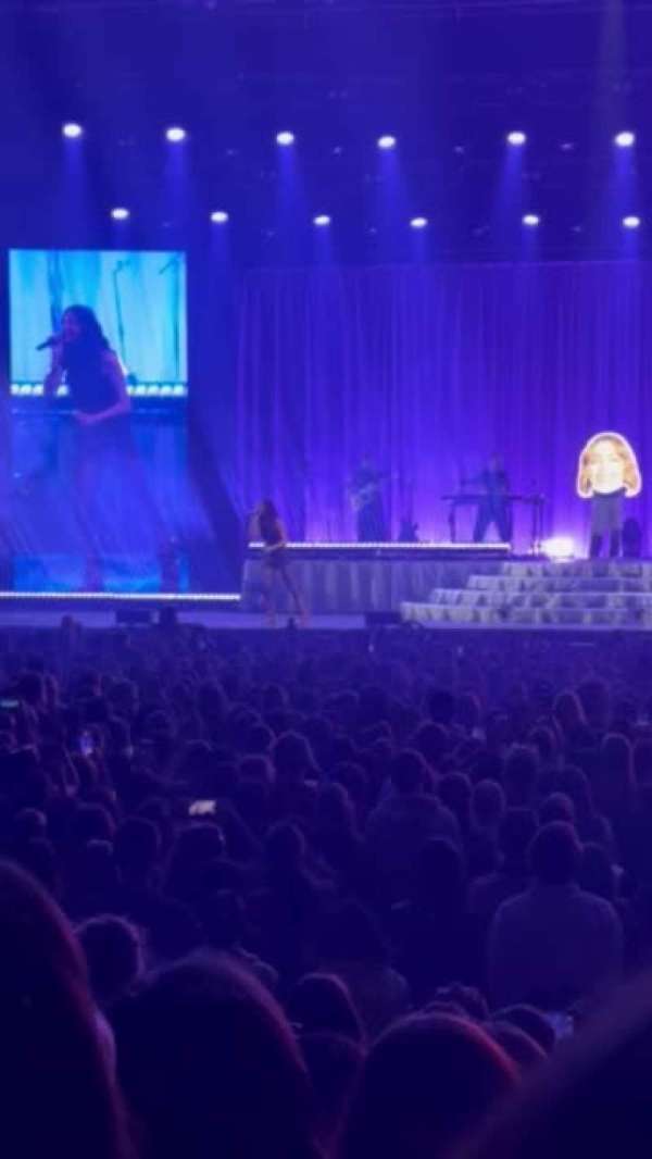 Zénith Paris, section: R, row: 4, seat: 158