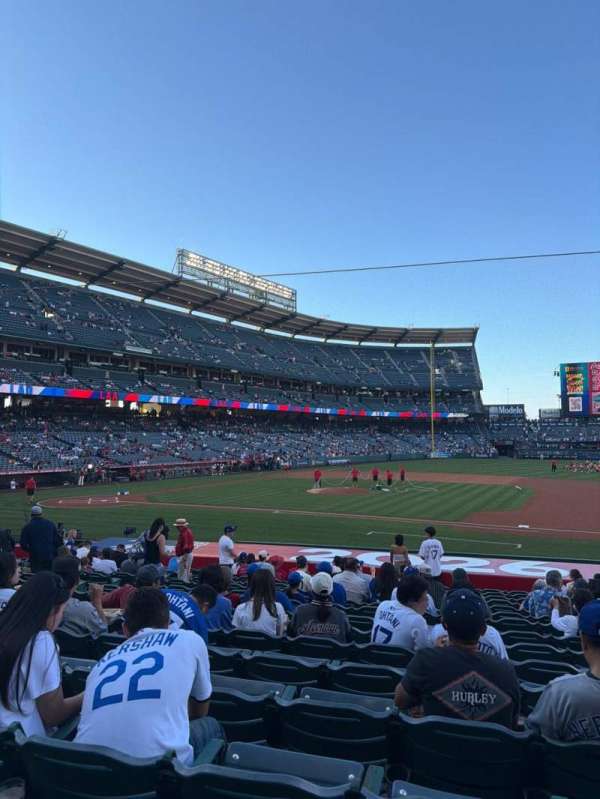Angel Stadium, section: 125, row: T, seat: 10