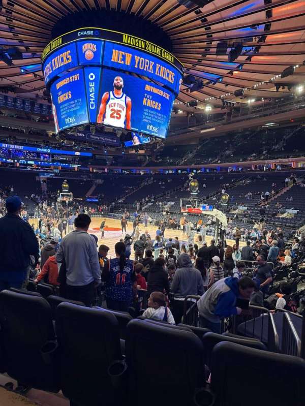 Madison Square Garden, section: 110, row: 7, seat: 6