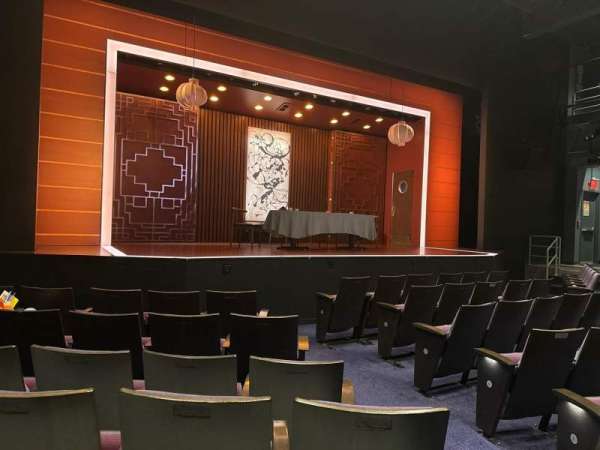 Laura Pels Theatre, section: Orchestra L, row: H, seat: 3