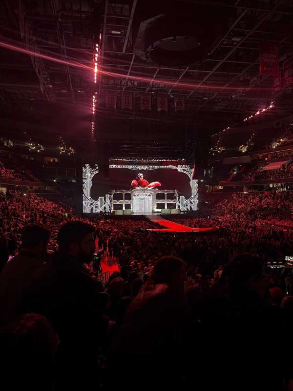 Capital One Arena, section: 104, row: R, seat: 12