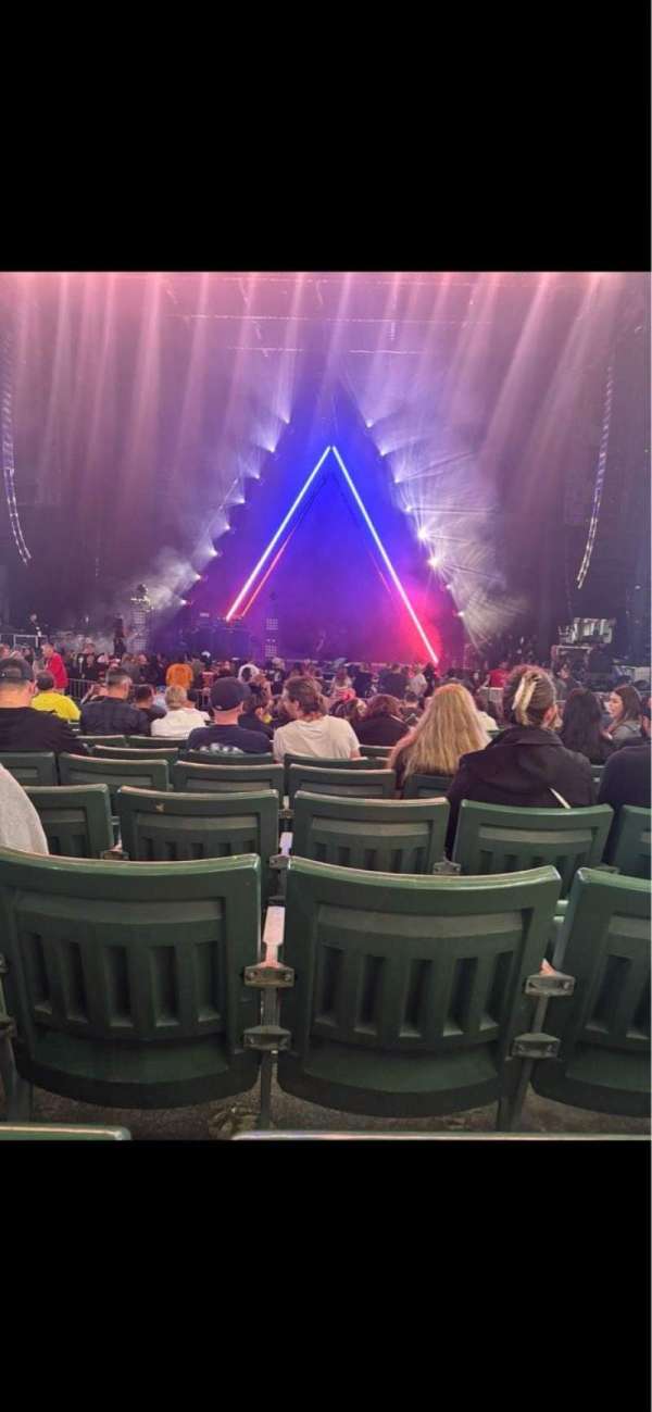 Pine Knob Music Theatre, section: CTR4, row: Q, seat: 30