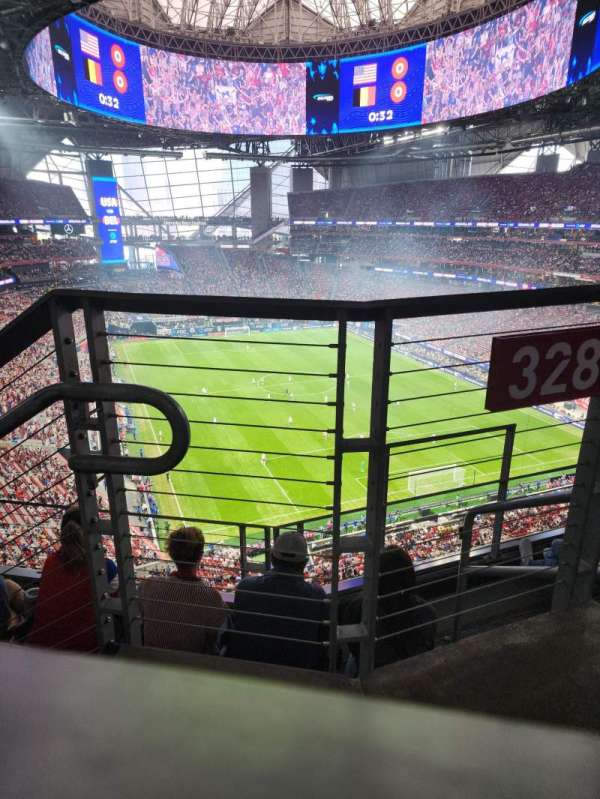 Mercedes-Benz Stadium, section: 328, row: 4, seat: 1