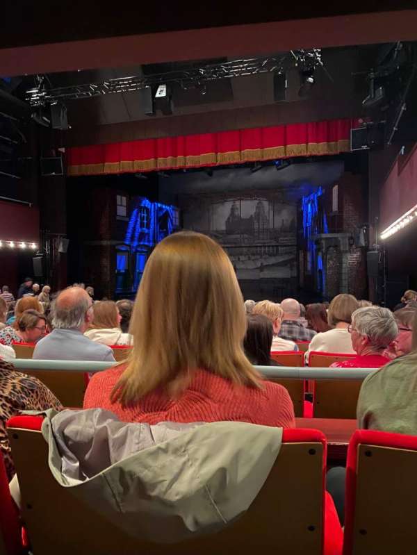 Castle Theatre, Wellingborough, section: Stalls, row: R, seat: 12