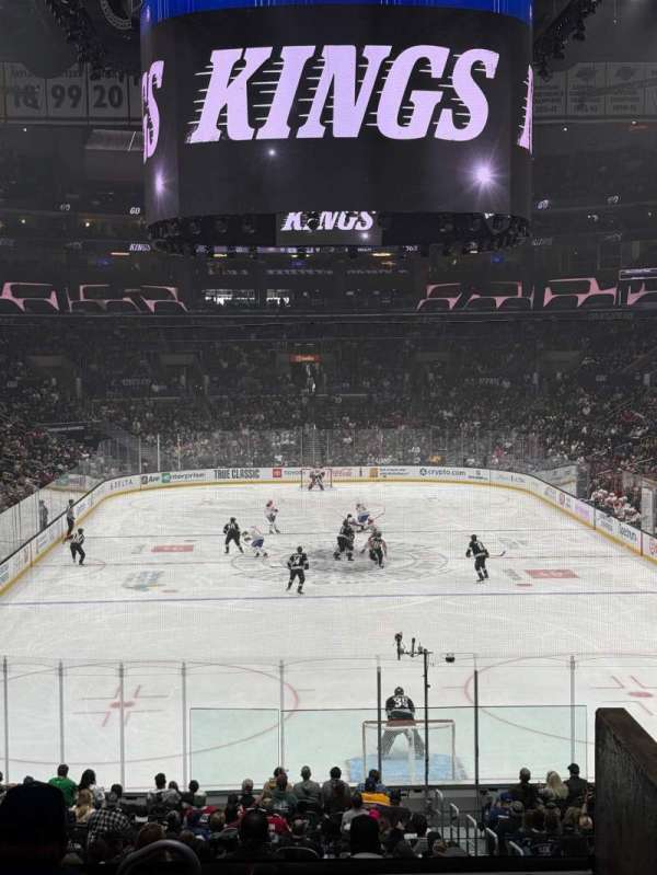 Crypto.com Arena, section: 208, row: 7