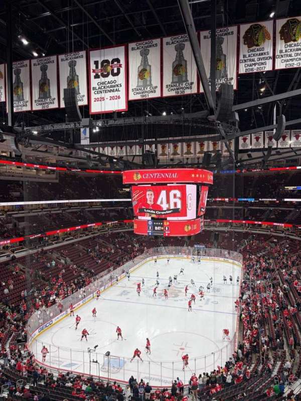 United Center, section: 307, row: 2
