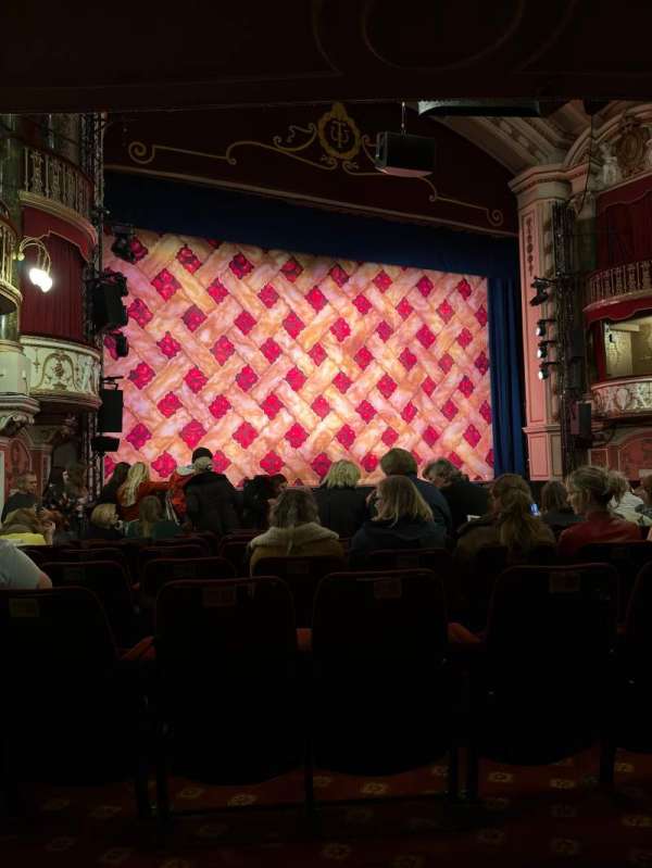 New Wimbledon Theatre, section: Stalls, row: K, seat: 34