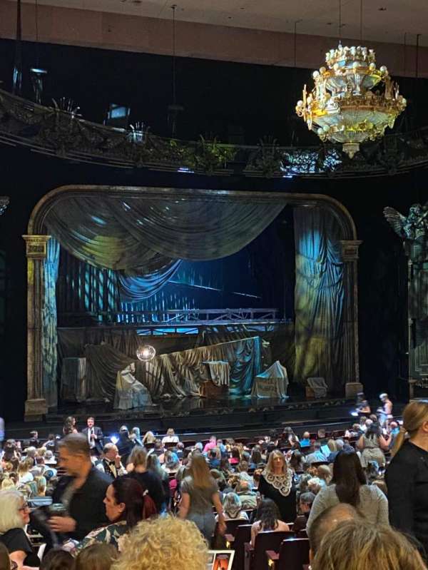 Temple Buell Theatre, section: Orchestra D, row: Uu, seat: 4