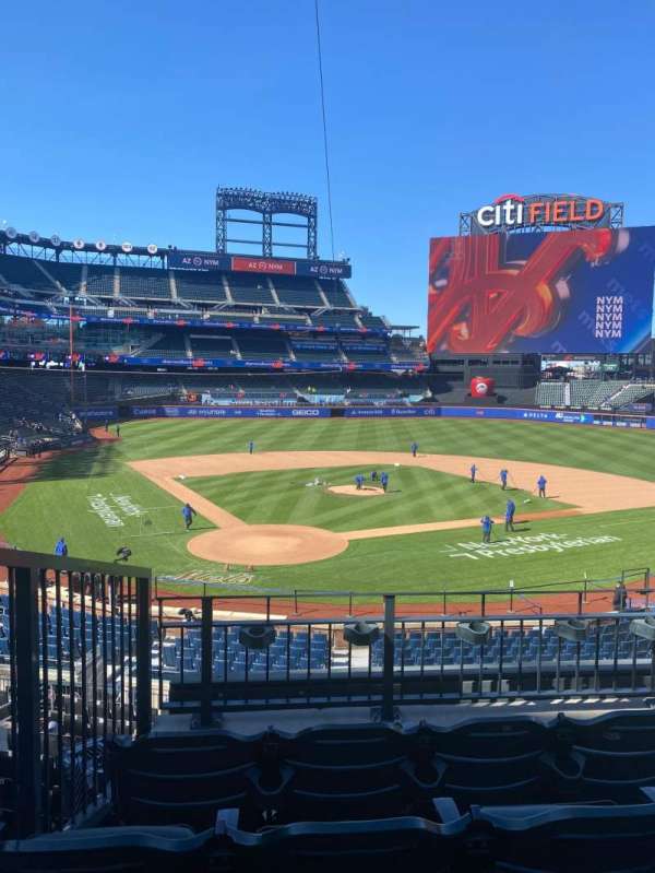 Citi Field, section: 117, row: 4, seat: 1