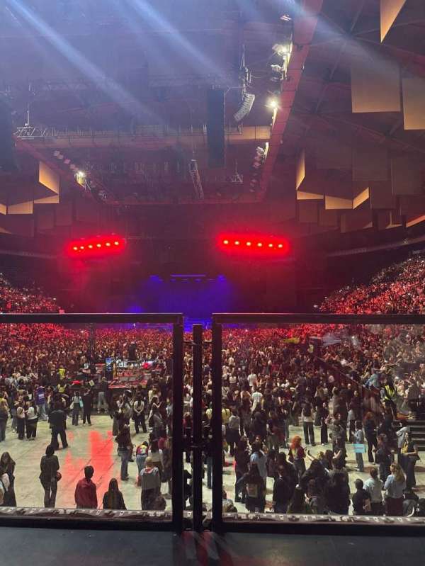 Unipol Arena, section: 4 settore, row: 1, seat: 9
