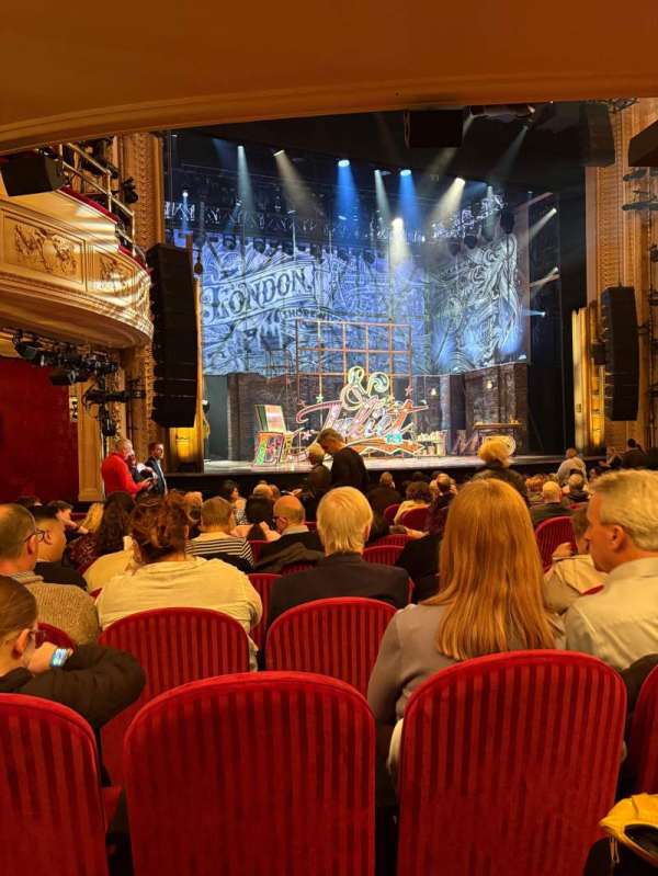 Royal Alexandra Theatre, section: Orchestra L, row: L, seat: 32