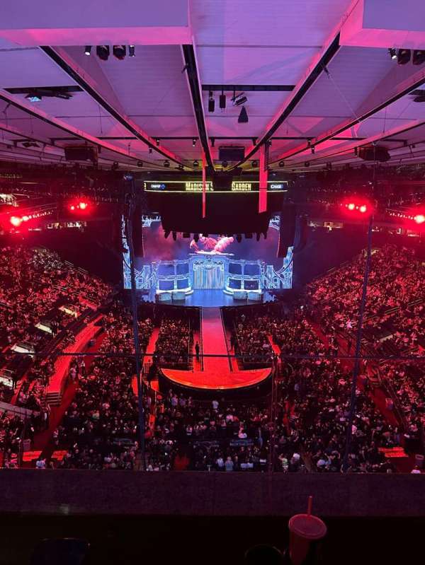 Madison Square Garden, section: 305, row: 2, seat: 2