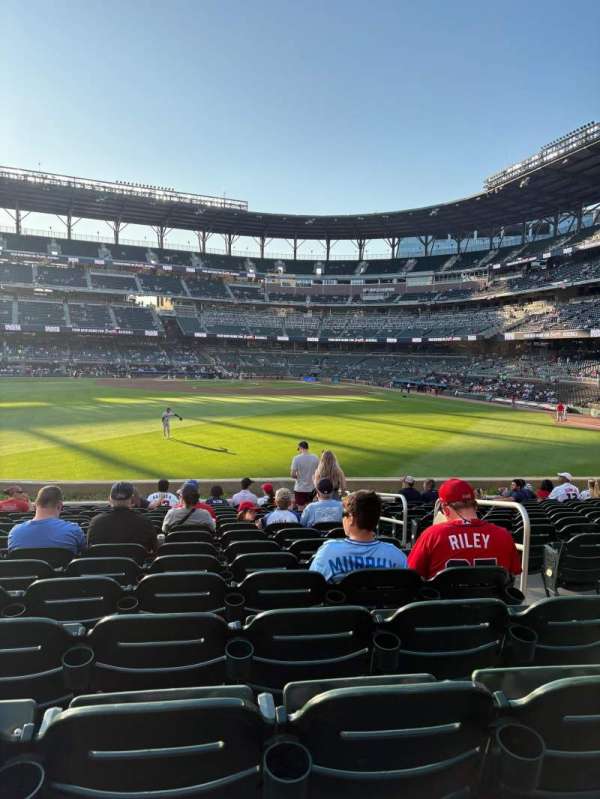 Truist Park, section: 148, row: 16, seat: 4