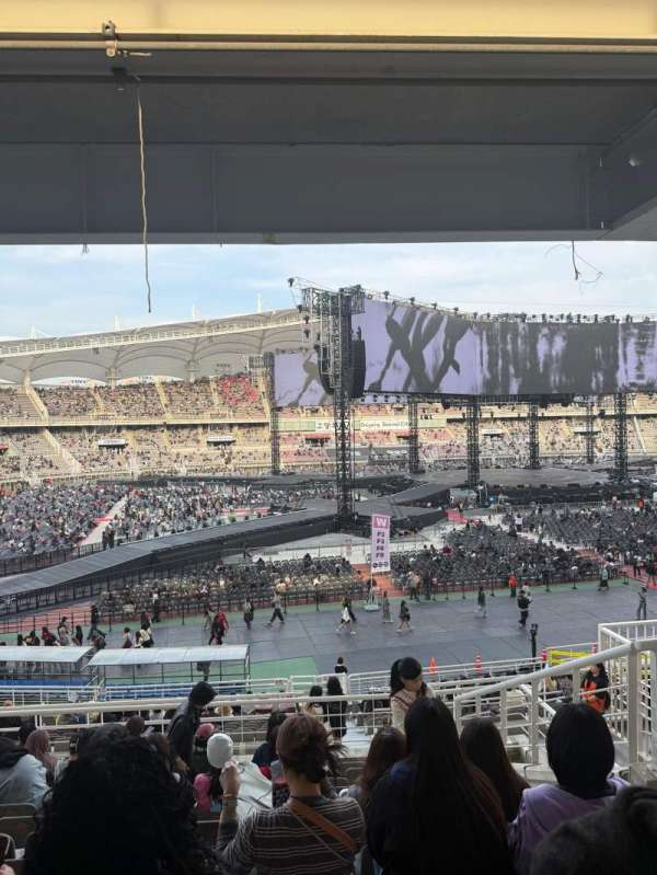 Goyang Stadium, section: W2, row: 22, seat: 4