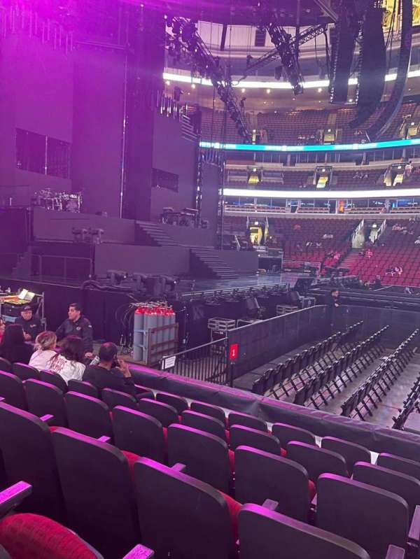 United Center, section: 113, row: 6, seat: 2