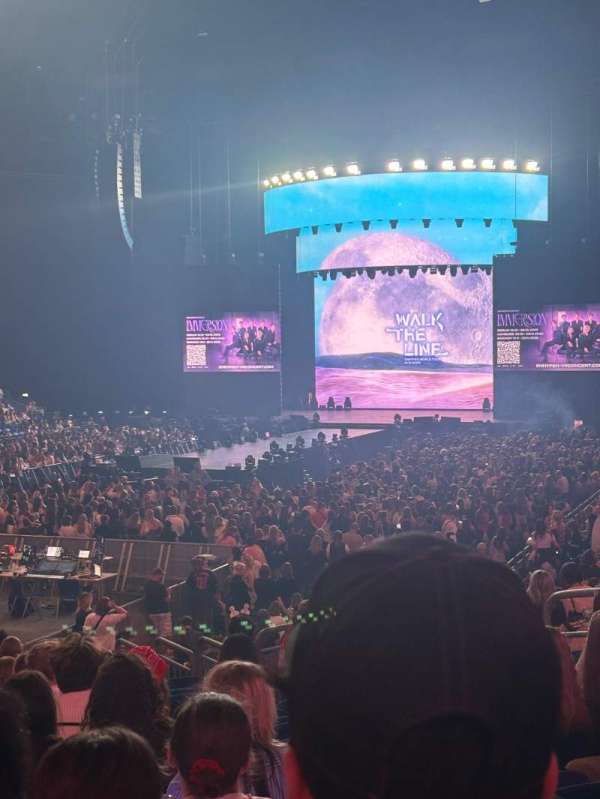 Uber Arena, section: 203, row: 15, seat: 3