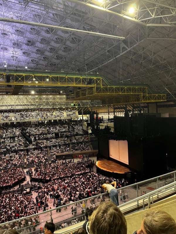 Palau Sant Jordi, section: 305, row: 38, seat: 8
