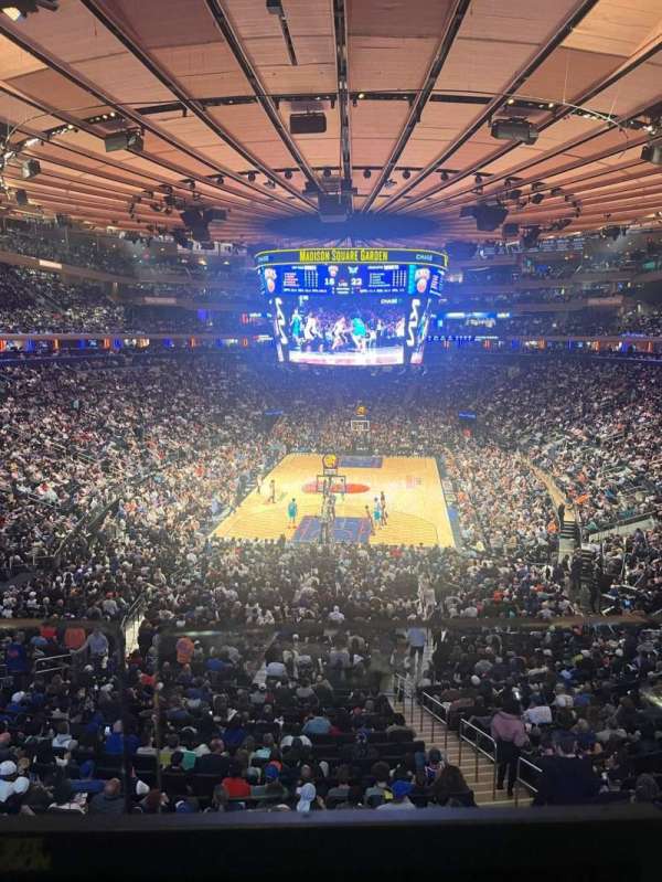 Madison Square Garden, section: 218, row: 1, seat: 8