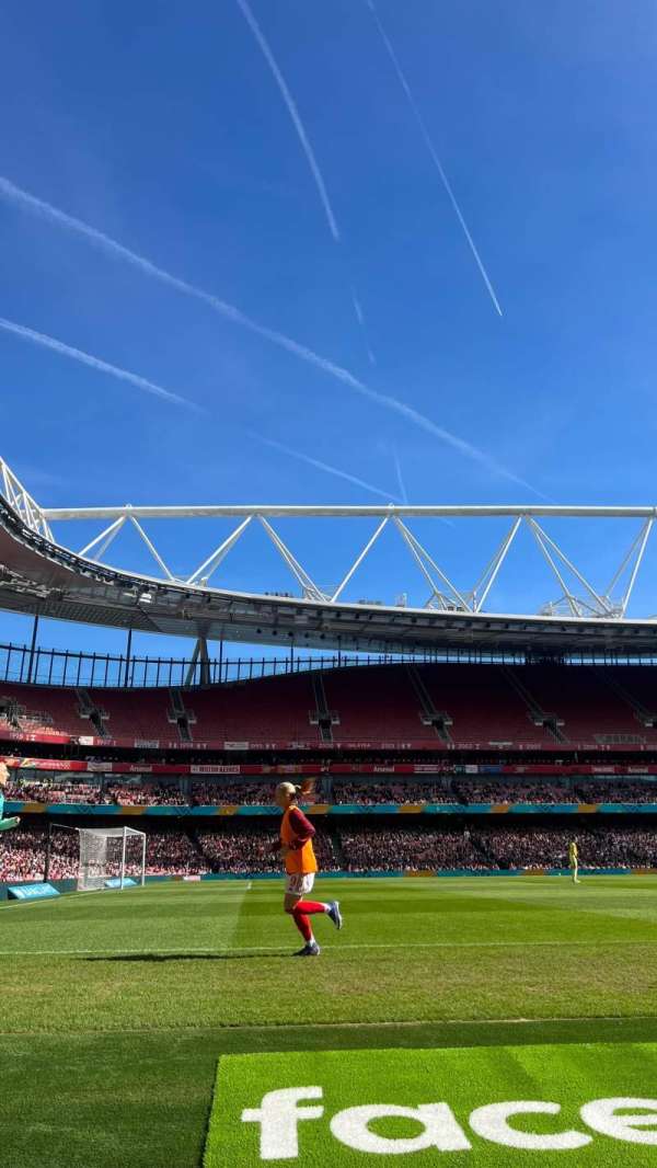 Emirates Stadium, section: 4, row: 1, seat: 98