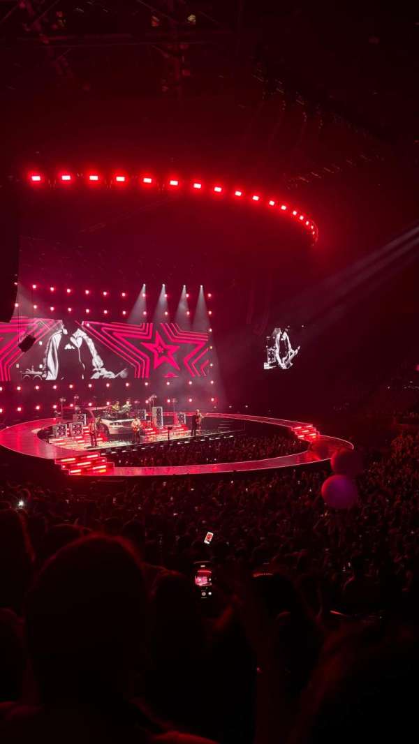 Accor Arena, section: P, row: 15, seat: 08