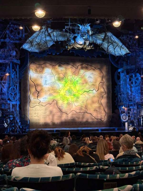 Apollo Victoria Theatre, section: Stalls, row: Z, seat: 37