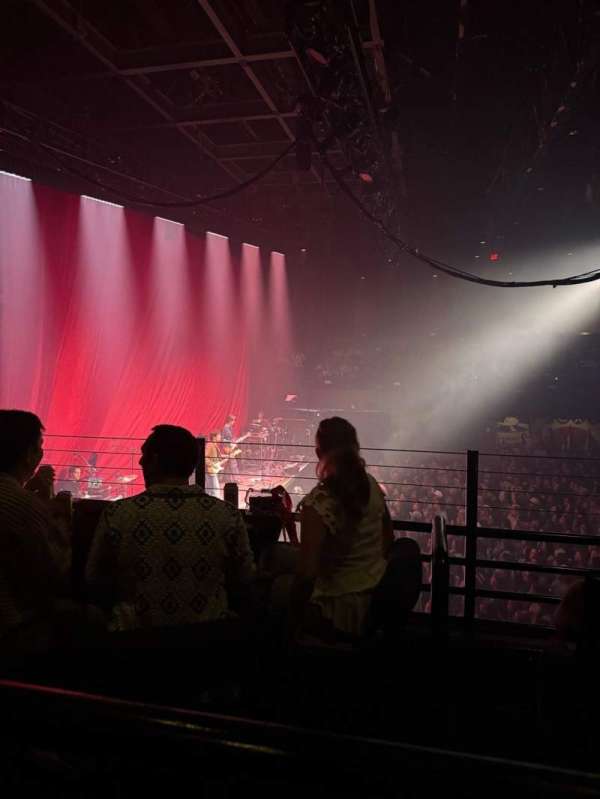 Coca-Cola Roxy, section: 202, row: AA, seat: 9